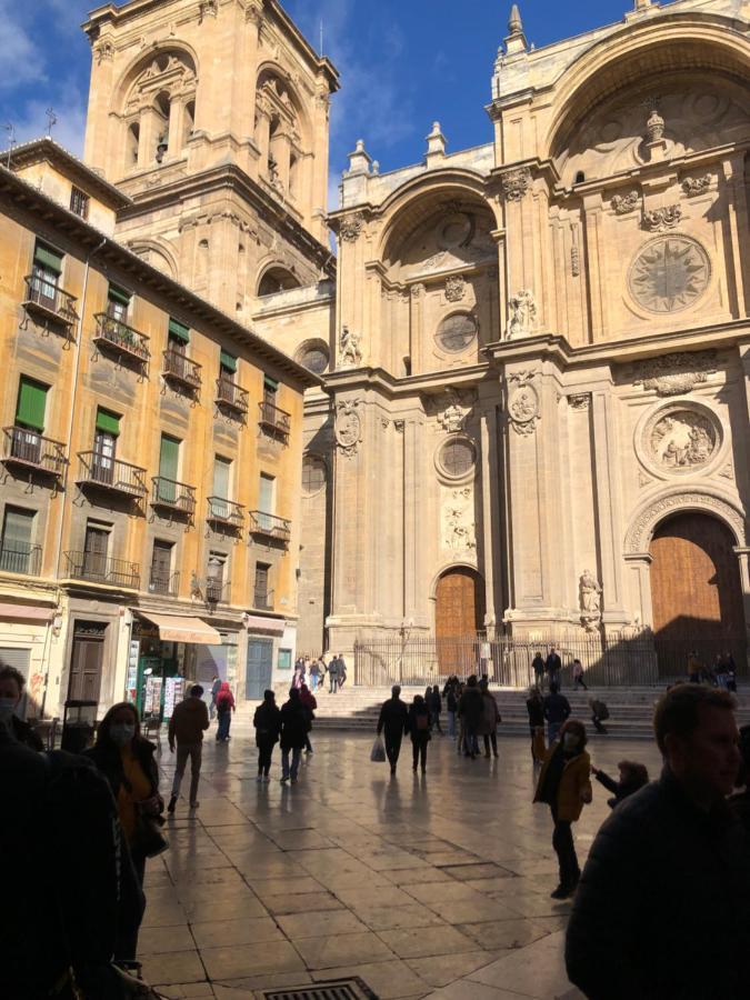 شقة غرناطة  في Romanillaloft Con Vistas A La Catedral Y Muy Acogedor المظهر الخارجي الصورة